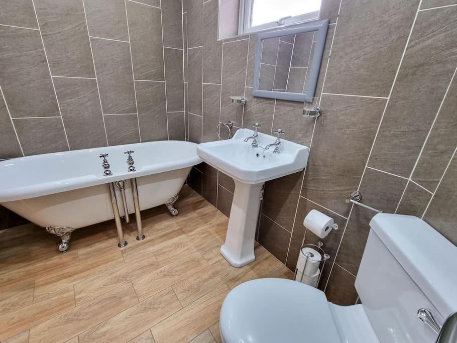 Stunning Family Home Close To The City Centre Manchester Bagian luar foto