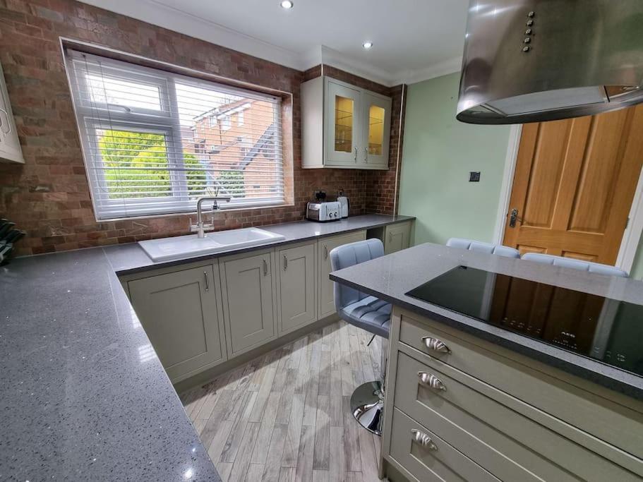 Stunning Family Home Close To The City Centre Manchester Bagian luar foto