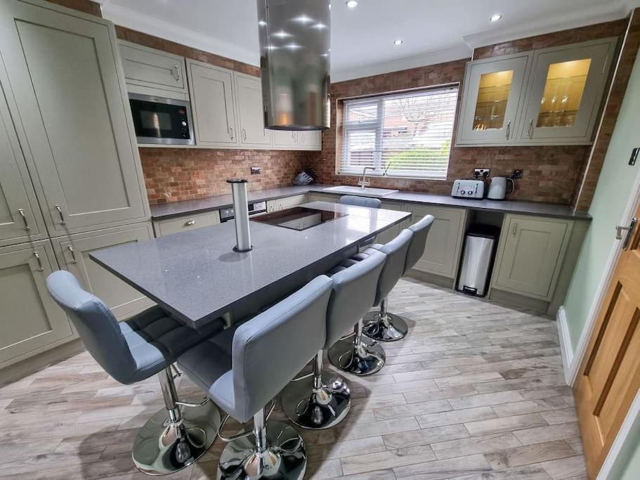 Stunning Family Home Close To The City Centre Manchester Bagian luar foto